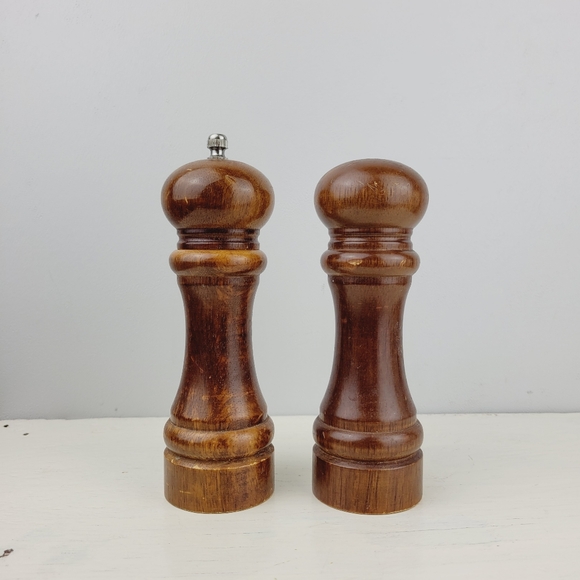 Vintage Wooden Lucas Gourmet Pepper Mill Grinder And Salt Shaker - Picture 12 of 13